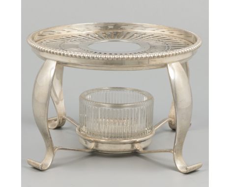 Brazier / rechaud silver. Beautiful round model with pearl rim, openwork and removable grid amd glass tealight holder. Standi