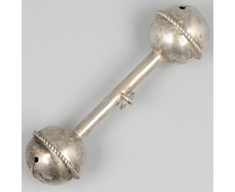 Rattle silver. Halter-shaped model with pearl rims. Netherlands, early 20th century, hallmarks: sword - signs of wear and den