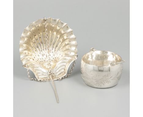 2-piece lot of tea strainers silver. In various versions. first half of the 20th century, hallmarks: ZII - light signs of use