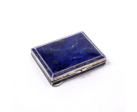 A CONTINENTAL SILVER AND BLUE HARDSTONE SNUFF BOX with silver gilt interior and engraved decoration, stamped .925 and with im