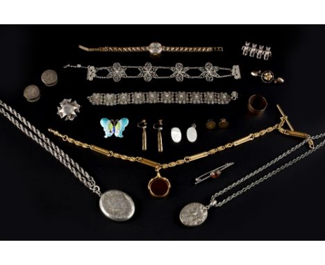 A COLLECTION OF JEWELLERY AND WATCHES, to include a gilt metal fancy-link Albert chain with hardstone swivel fob and T-bar, a