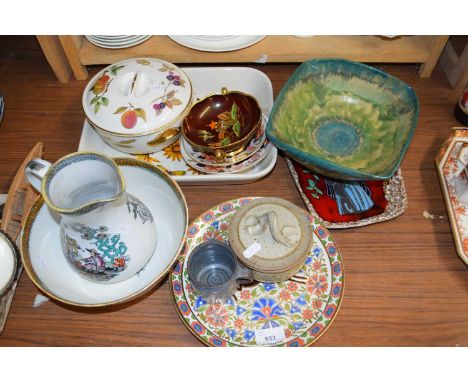 Mixed Lot: A Pekin Pattern jug and bowl, Portmeirion Botanic Gardens serving dish, retro ceramic wall plaque and other items