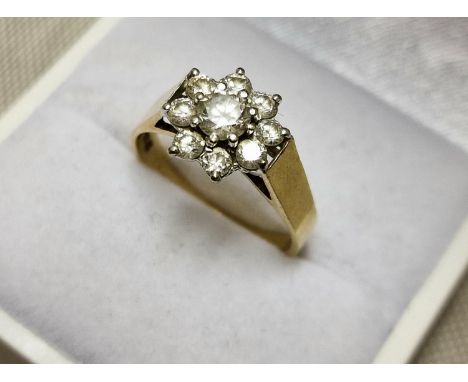 9ct Gold White Stone Cluster Dress Ring, size O &amp; 2.65g