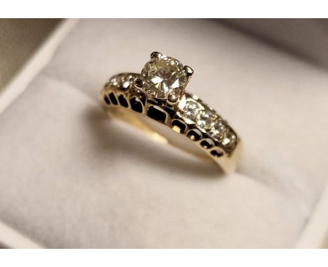 9ct Gold &amp; Solitaire Diamond Engagement Ring, w/diamond shoulders, 2.65g &amp; size J