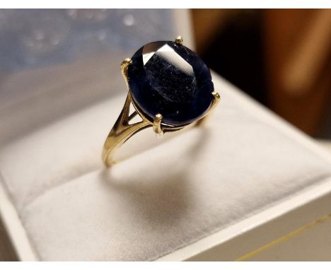 9ct Gold &amp; Natural Blue Indian Sapphire Dress Ring (6.85ct), 2.9g &amp; size K