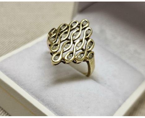 Bespoke 9ct Gold &amp; Diamond Dress ring set with 16 stones in an interlocking diamond-shaped pattern - Size M and weighs 3.