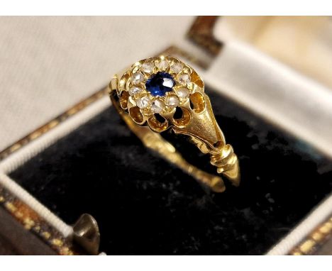 1930's 18ct Gold, Sapphire &amp; Diamond Dress Ring - size P+0.5 &amp; 3.2g