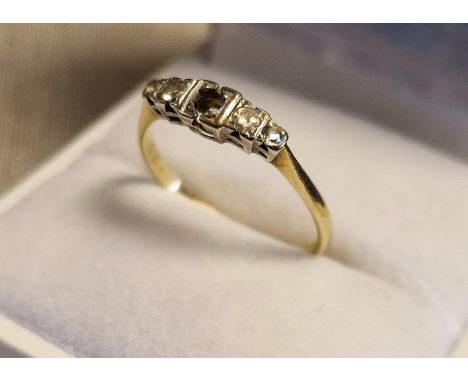 9ct Gold &amp; Diamond Dress Ring (missing central stone), size O &amp; 1.7g