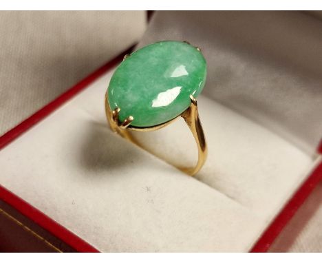 9ct Gold &amp; Jade (Jadeite) Dress Ring - 4.05g &amp; size P