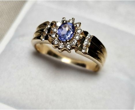 14ct Gold, Sapphire &amp; Diamond Cluster Ring, Size R and weighs 3.9g