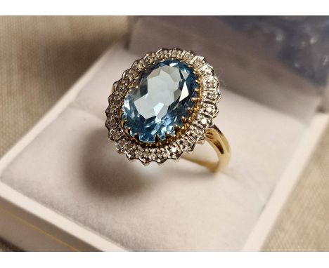 9ct Gold, Blue Topaz &amp; Diamond Dress Ring w/0.5ct of diamonds - 5.2g &amp; size P