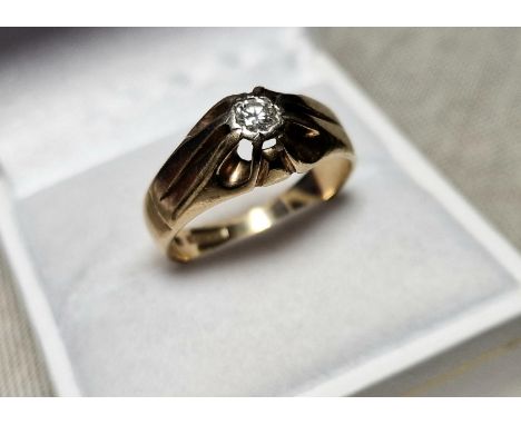 9ct Gold &amp; Diamond (0.15ct approx) Art-Deco Style Dress Ring, Size S and weighs 5.5g