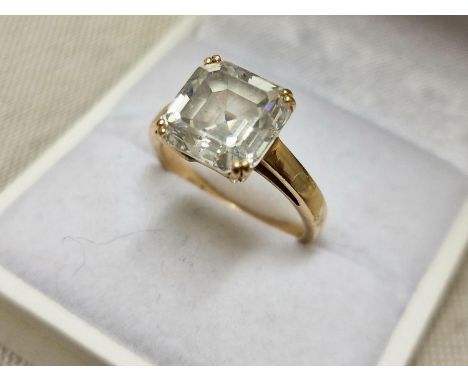 14ct Gold Large Stone Dress Ring, size N &amp; 5.15g