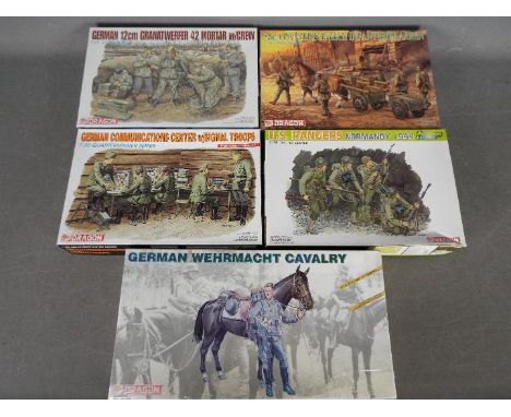 Dragon - A collection of 5 boxed 1:35 scale plastic military model figure kits. Lot includes Dragon #6090 German 12cm Granatw