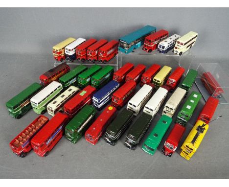 EFE, Corgi, Other - A group of 39 mainly unboxed diecast 1:76 scale model buses from various manufacturers. Lot includes EFE 