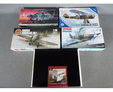 Airfix - Monogram - Hasegawa - A group of 5 x model kits in various scales including # 5239 Spitfire MkII, # 809 Sikorsky HH-