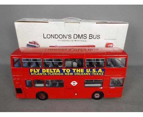 Gilbow - A boxed 1:24 scale Gilbow #99103 diecast model Daimler London DMS Bus 'London Transport' Catford Garages Routes 108B