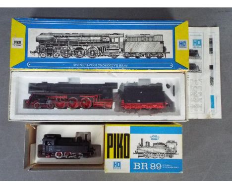 Piko - Two boxed HO gauge steam locomotives from Piko. Lot includes Piko #6320 BR 01 5 class 4-6-2 steam locomotive and tende