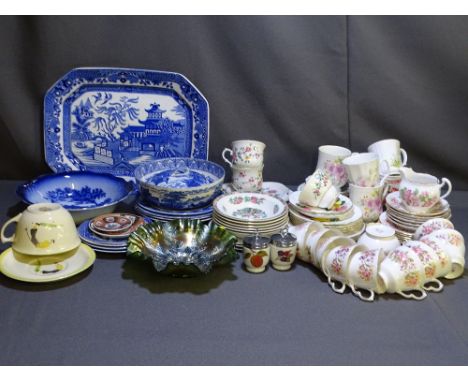 VINTAGE PORCELAIN to include a quantity of 'Willow' pattern, Susie Cooper, Madoc, Indian Tree, Colclough, Royal Albert and Ro