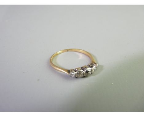 AN 18CT GOLD FIVE STONE DIAMOND RING, 1.9grms, size R