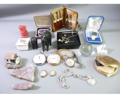 A MIXED GROUP OF COLLECTABLES, JEWELLERY AND WATCHES including a simulated pearl necklace with gold clasp, a Buren 1950's pre