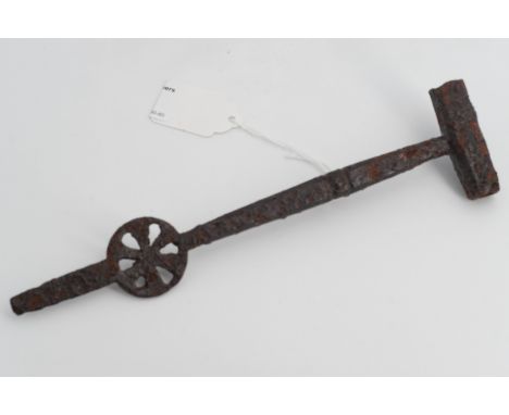 A 17th Century wheel-lock pistol or musket spanner, 20 cm