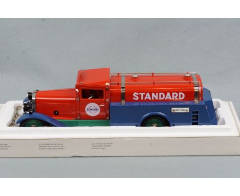 A Marklin Metall 1993 large scale clockwork model Standard fuel tanker, boxed as-new, approx 43 cm