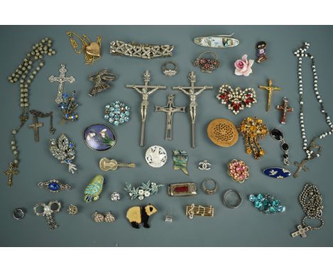A quantity of vintage costume jewellery together with a number of sets of Rosary beads and crucifixes