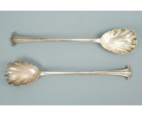 A pair of Victorian silver Onslow pattern salad servers, Henry Wilkinson &amp; Co, Sheffield, 1889, 239 g