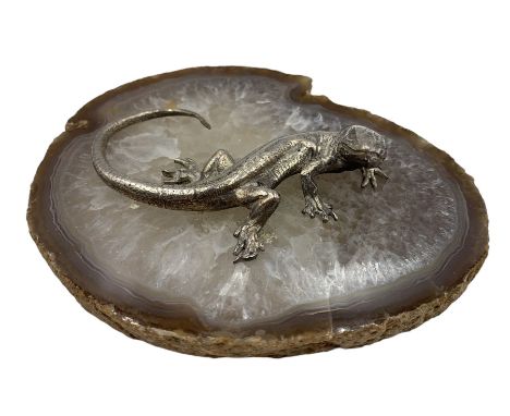 Modern silver model of a Lizard, mounted on agate slice stand, hallmarked Jon Braganza, London 2019, L12cm overall