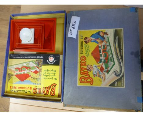 Bayko – building set boxes no. 3 all complete = box intact but taped corners.