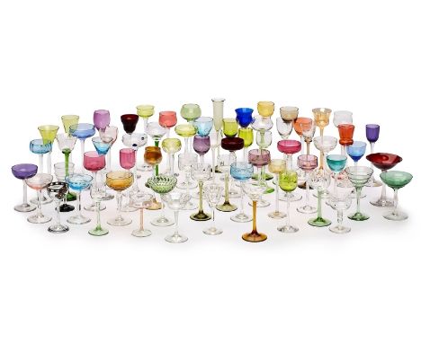 Gr. Konvolut Likörgläschen,Jugendstil - Art Déco, um 1900 - um 1920. Glas farblos u. in versch. bunten Farben, teils m. Faden