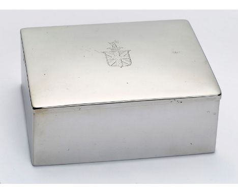 Zigarrendose mit Wappengravur,London 1905. Sterlingsilber auf Holz. Beschau London, Jahres- buchstabe "k" (f. 1905), Meisterm