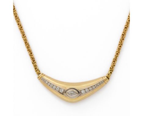 Diamant-Gold-Collier.18 kt GG/WG. Gewölbter GG-Mittelteil mittig besetzt m. 1 Diamant-Navette v. ca. 0,15 ct flankiert v. 16 