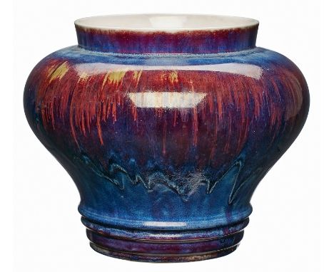 Gr. Vase/ Cachepot, Jugendstil,KPM Berlin um 1900. Sog. "Segerporzellan" m. Laufglasur in Blau/ Rot u. Braun. Korpus m. kugel