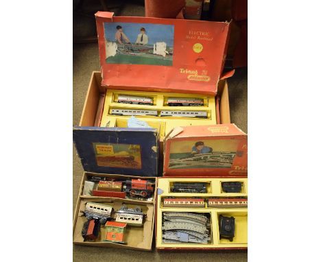 Assorted quantity of vintage Hornby, and Triang 00 Gauge train set buildings and accessories, together with R1X passenger tra