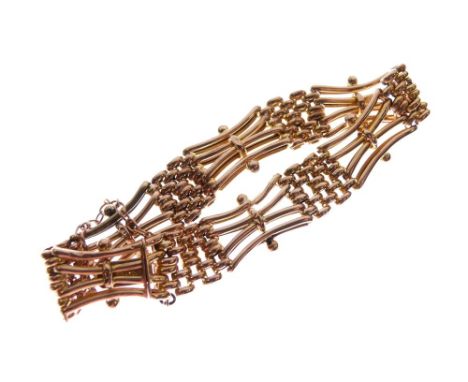 Yellow metal gate link bracelet, stamped 9ct, 15.7g approx  