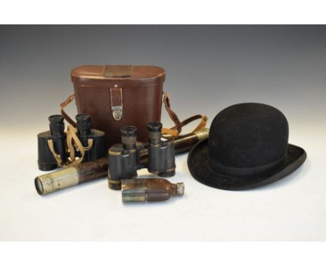 Circa World War I era Military-issue single draw telescope with stitched leather-bound barrel, 45cm long (closed), together w