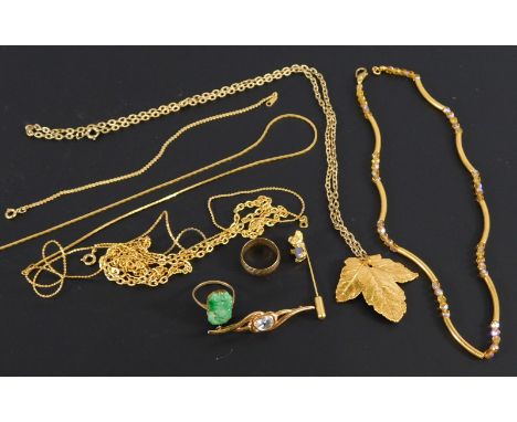 A quantity of gold and other jewellery, to include a 9ct wedding band, 3.5g, oriental jadeite ring, etc.