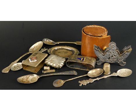 A collection of small silver and plate, to include a napkin ring, engraved Fishermans Prize Rural Northern Yacht Club, Corint