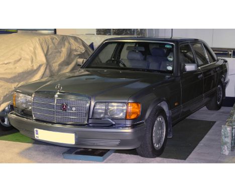 Mercedes Benz 560 SEL C126, automatic, first registered 15/02/1990, Registration No. 95 BNR, grey, recorded mileage 192,486 p