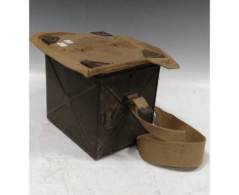 WWII Army signal lamp unit
