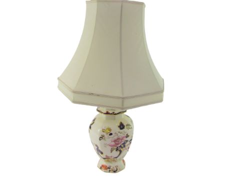 A Masons Ironstone Mandalay pattern part table lamp, with shade, 72cm high overall. 