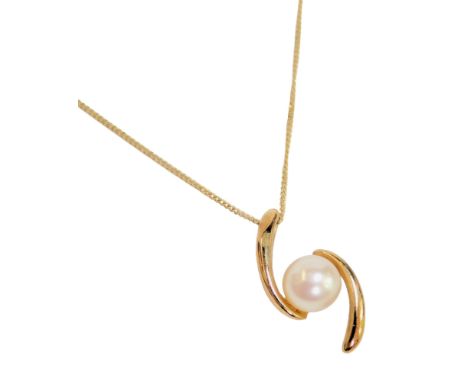 A 9ct gold cultured pearl pendant and chain, the twist design pendant with two arches and central pearl, 1.5cm high, on a fin