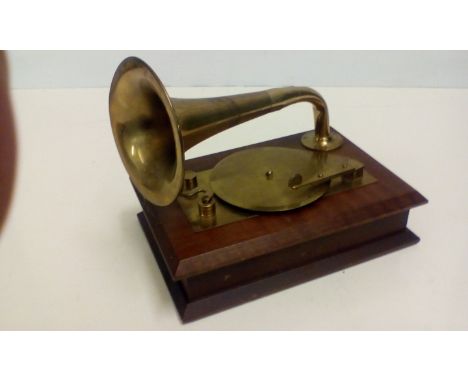 Musical jewellery box in the form of a gramophone, playing Welcome to the Cabaret  