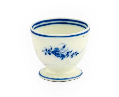 A Caughley Porcelain Egg Cup, circa 1784-99, of ovoid form, painted in underglaze blue with Chantilly Sprigs pattern within b