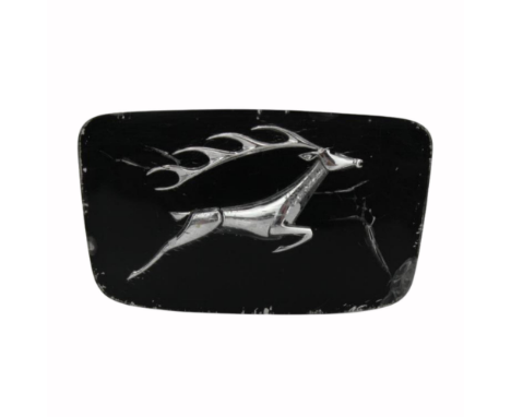 ******Away***** item to be collected or we can dispose of as required.&nbsp;


An original Triumph Stag nose badge. In black 