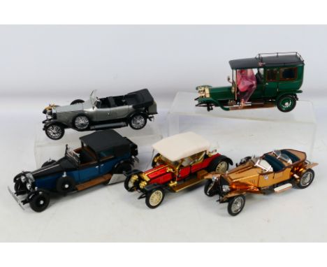 Franklin Mint - 5 x unboxed Rolls Royce models in 1:24 scale. They have been on display so have signs of wear with some minor