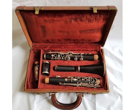 A BN clarinet, together with a Henri Selmer mouth piece and a Brilhart mouse piece.&nbsp;