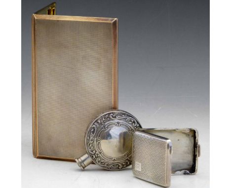 Bi-metal silver gilt cigarette case with a sliding cover and bevelled rose edging, WH Manton, Birmingham 1945, 14 x 8.5cm, 9o